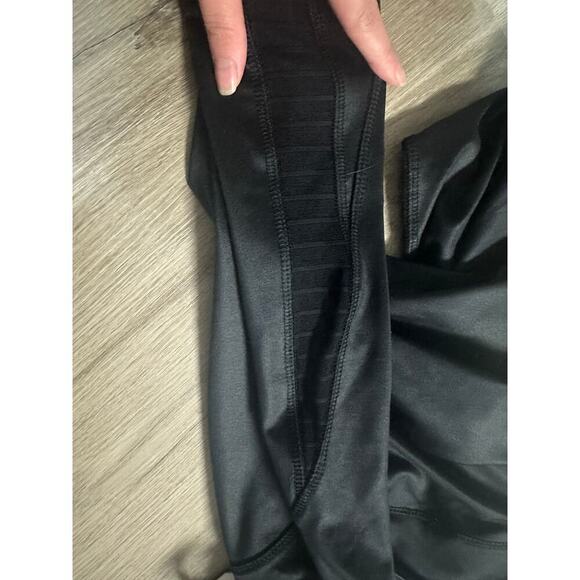 Forever 21 Athletic Collection Sporty Mesh Panel Leggings Size Small - Picture 3 of 3